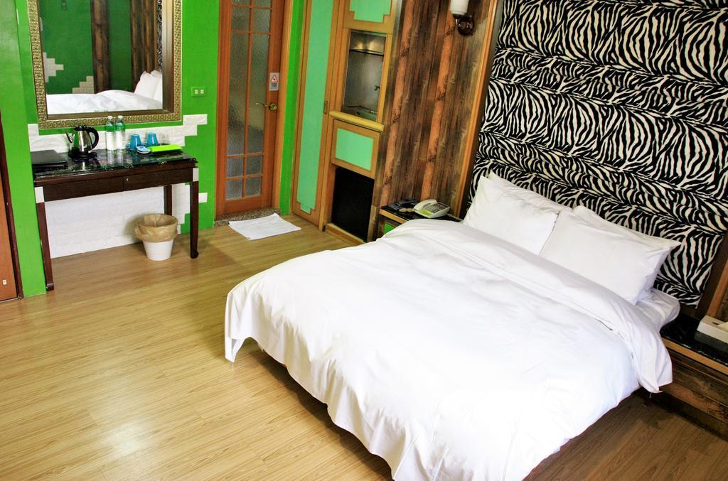 Guest Motel-Zhubei Bagian luar foto